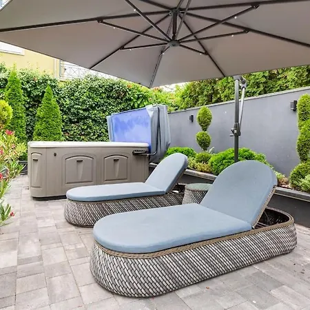 Oasis Of Green Streamside Relaxation Villa *