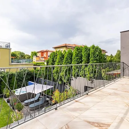 Villa Oasis Of Green Streamside Relaxation Budapest